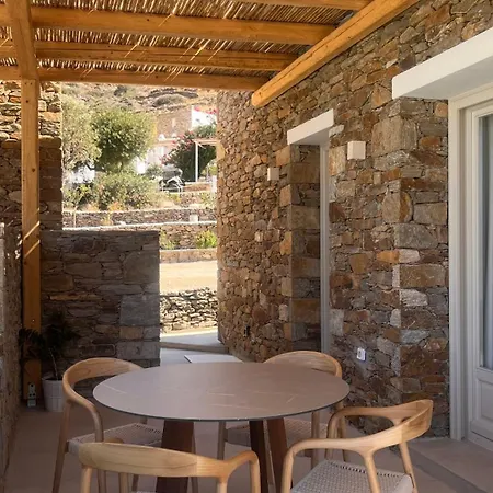 Ostria Village 迈洛波塔斯